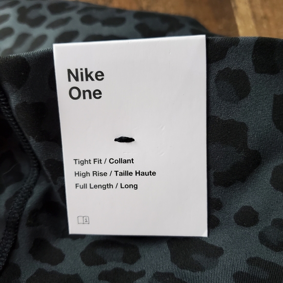 Nike dri fit one leopard print grey 7/8 high rise leggings - Picture 3 of 3